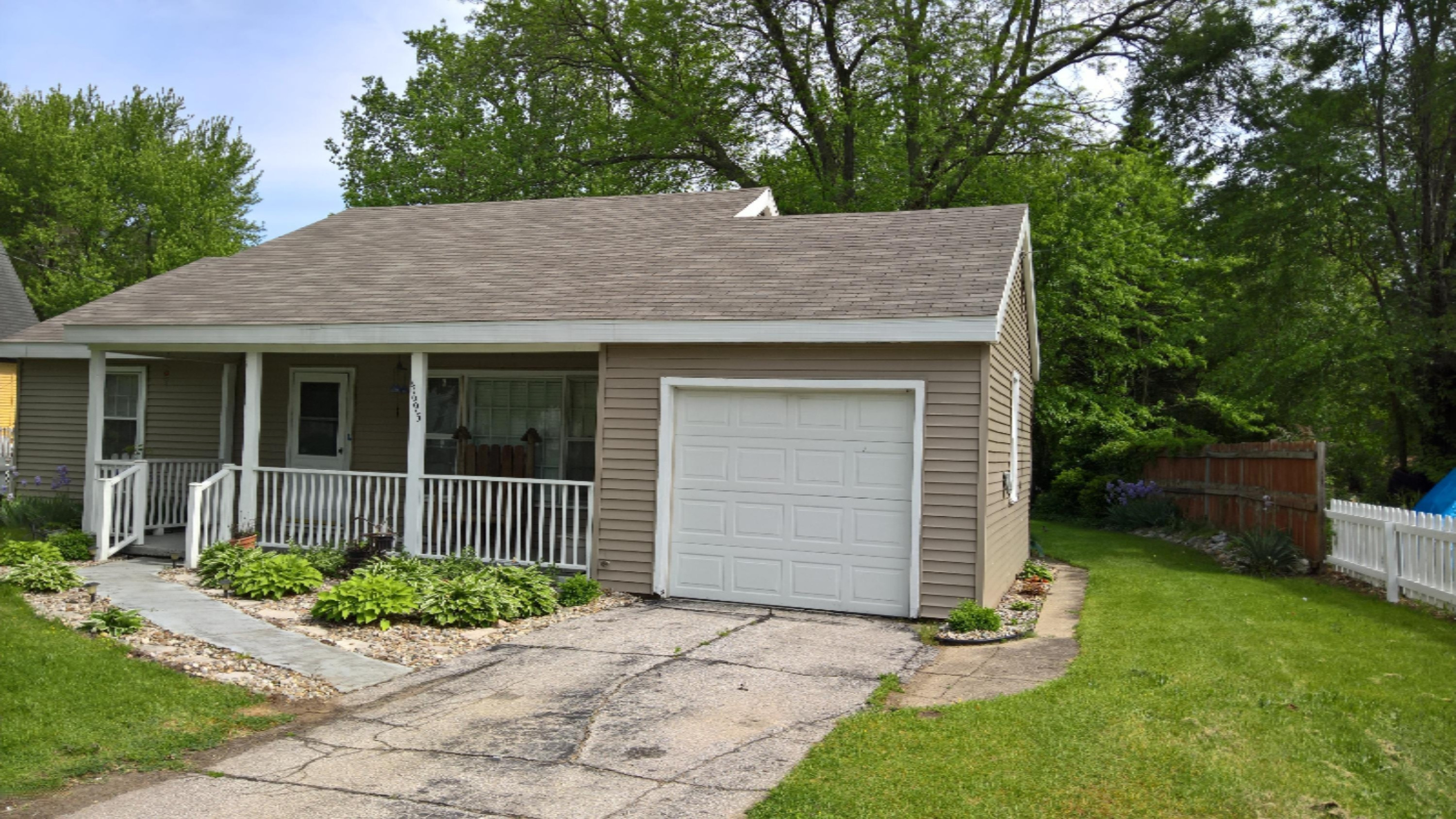 4695 Territorial Road Benton Harbor, MI 49022 - Photo 4 of 21 WP_20160526_10_43_41_Pro