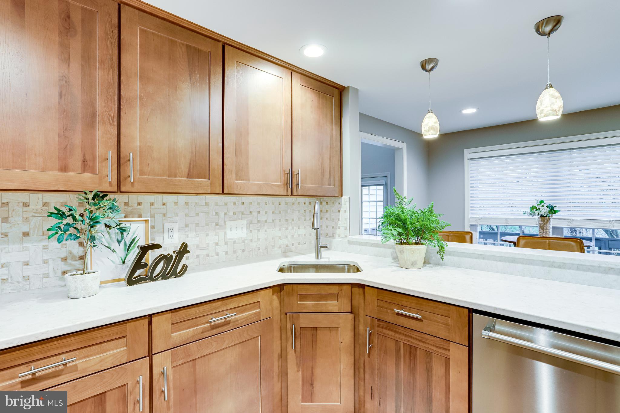 1514 Deer Point Way Reston, VA 20194 - Photo 14 of 81 Quartz Counters and custom Backsplash