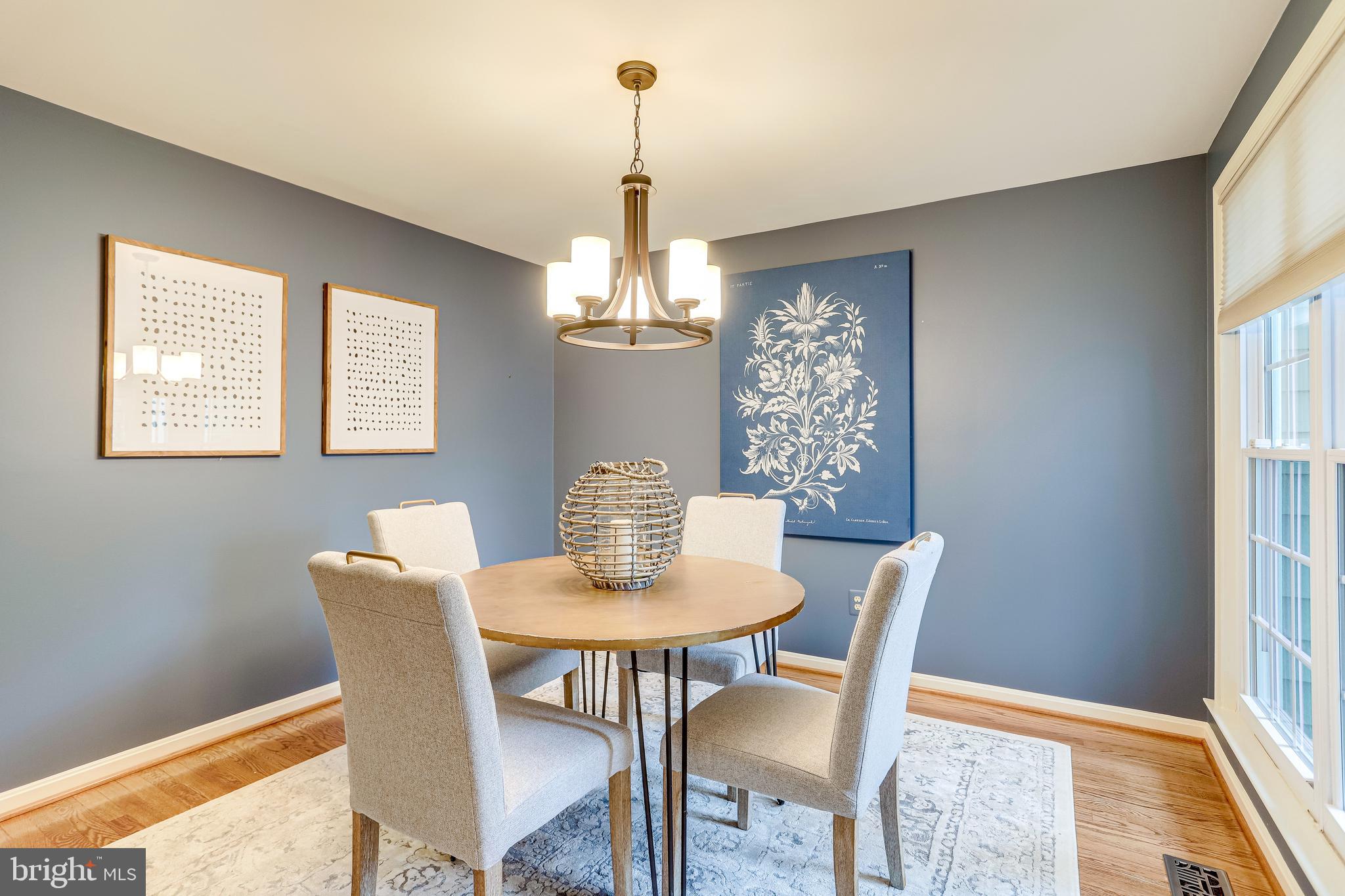 1514 Deer Point Way Reston, VA 20194 - Photo 26 of 81 Main Level Dining Room - Floor to Ceiling Windows