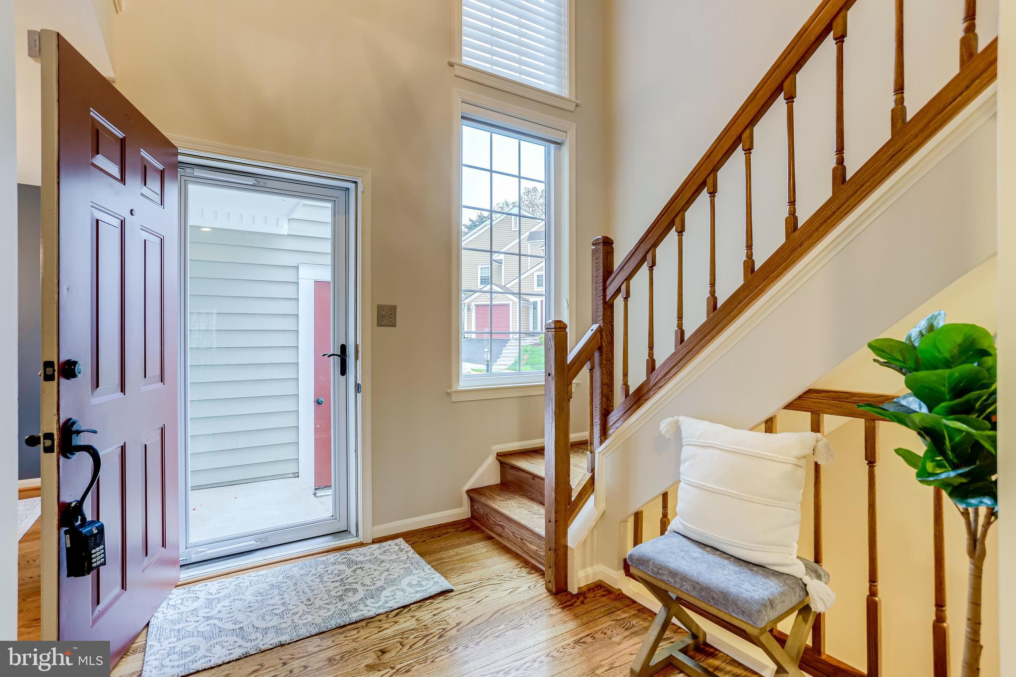 1514 Deer Point Way Reston, VA 20194 - Photo 4 of 81 Light & Bright with Tons of Natural Light