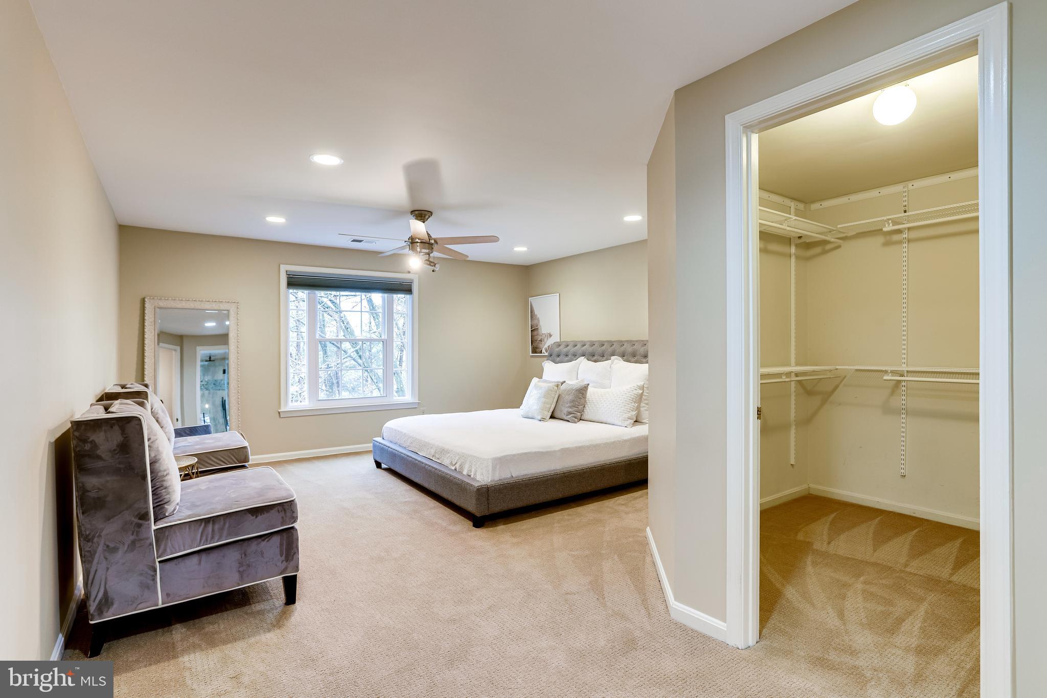 1514 Deer Point Way Reston, VA 20194 - Photo 36 of 81 Primary Bedroom with huge Walk in Closet