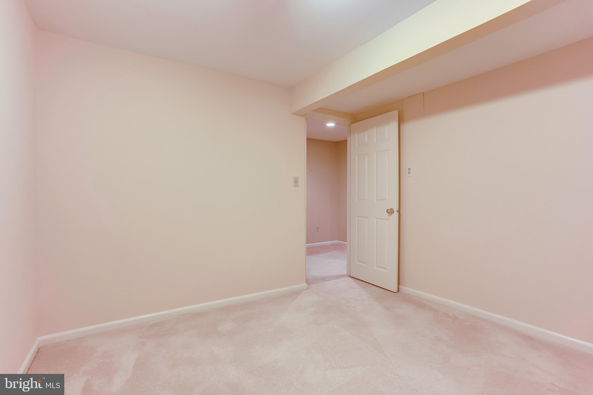 1514 Deer Point Way Reston, VA 20194 - Photo 70 of 81