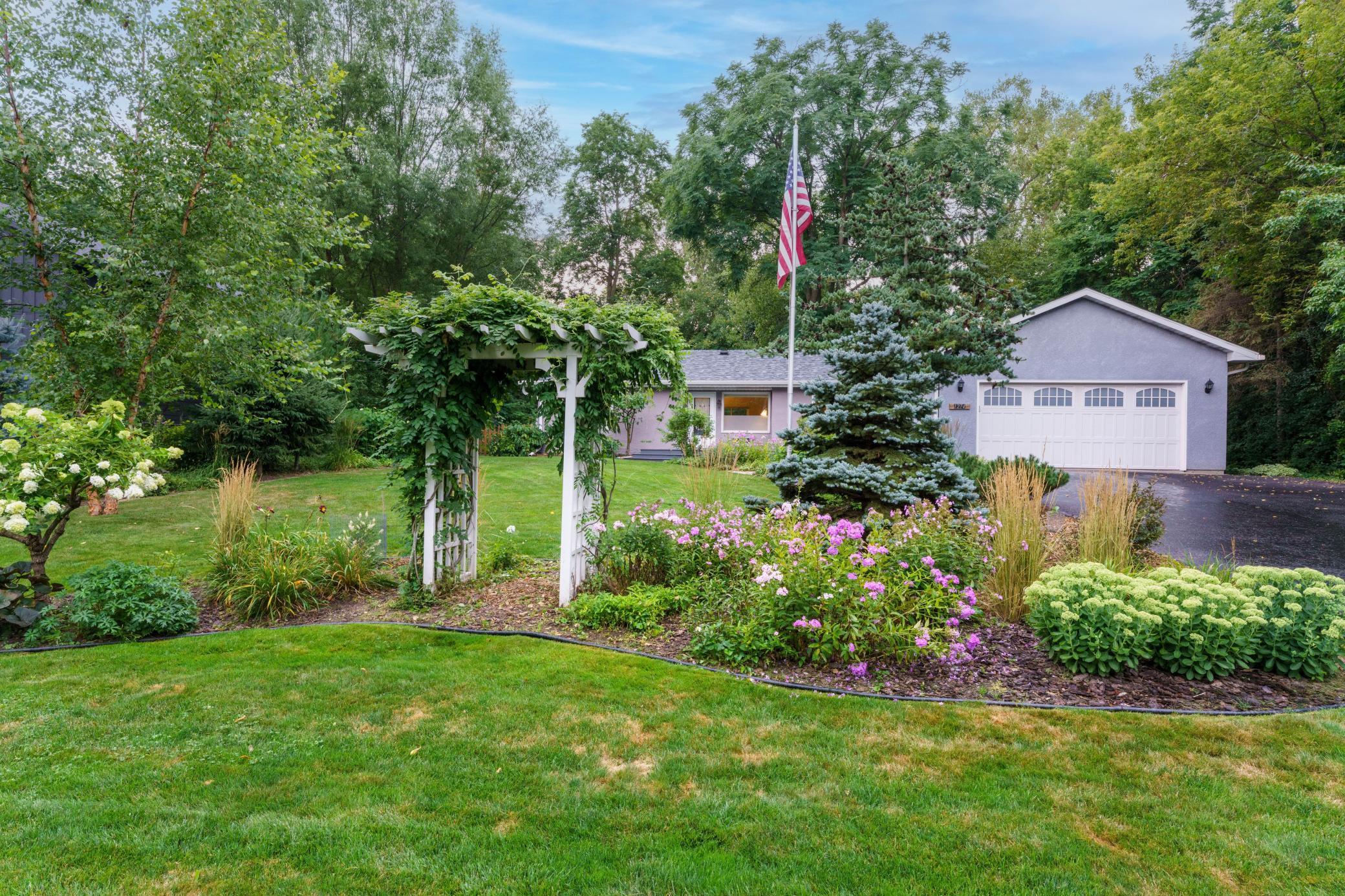 1274 Amble Road St. Paul, MN 55126 - Photo 23 of 32 Gallery Image 23