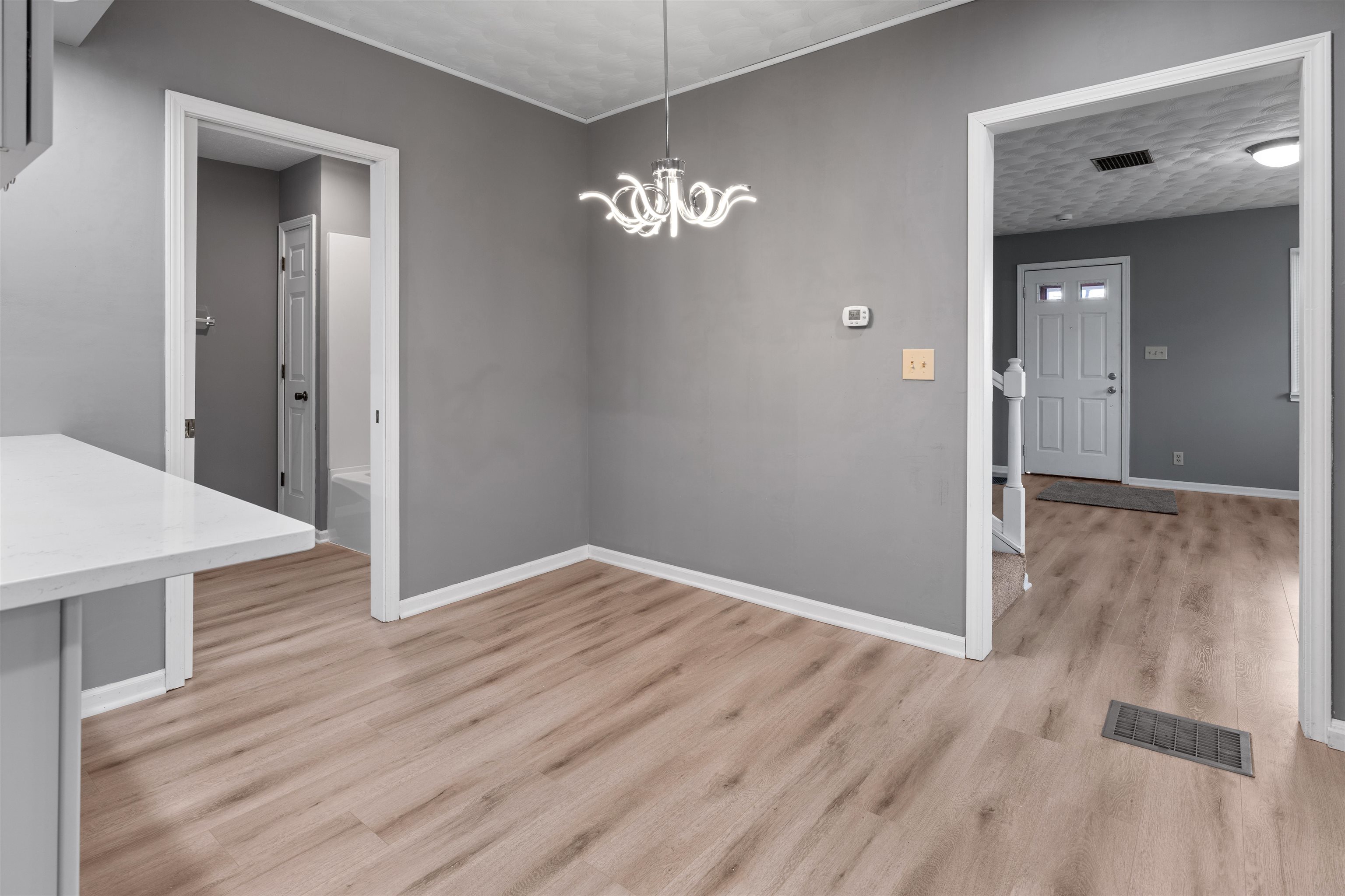 128 8th Street Rochelle, IL 61068 - Photo 11 of 38