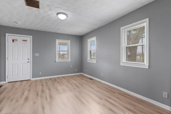 $179,900 | 128 8th Street, Rochelle, IL 61068