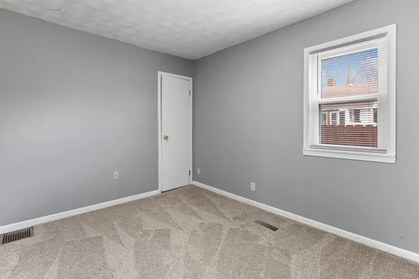 $179,900 | 128 8th Street, Rochelle, IL 61068