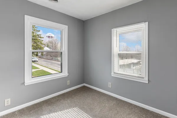 $179,900 | 128 8th Street, Rochelle, IL 61068