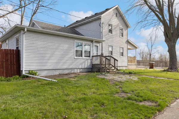 $179,900 | 128 8th Street, Rochelle, IL 61068