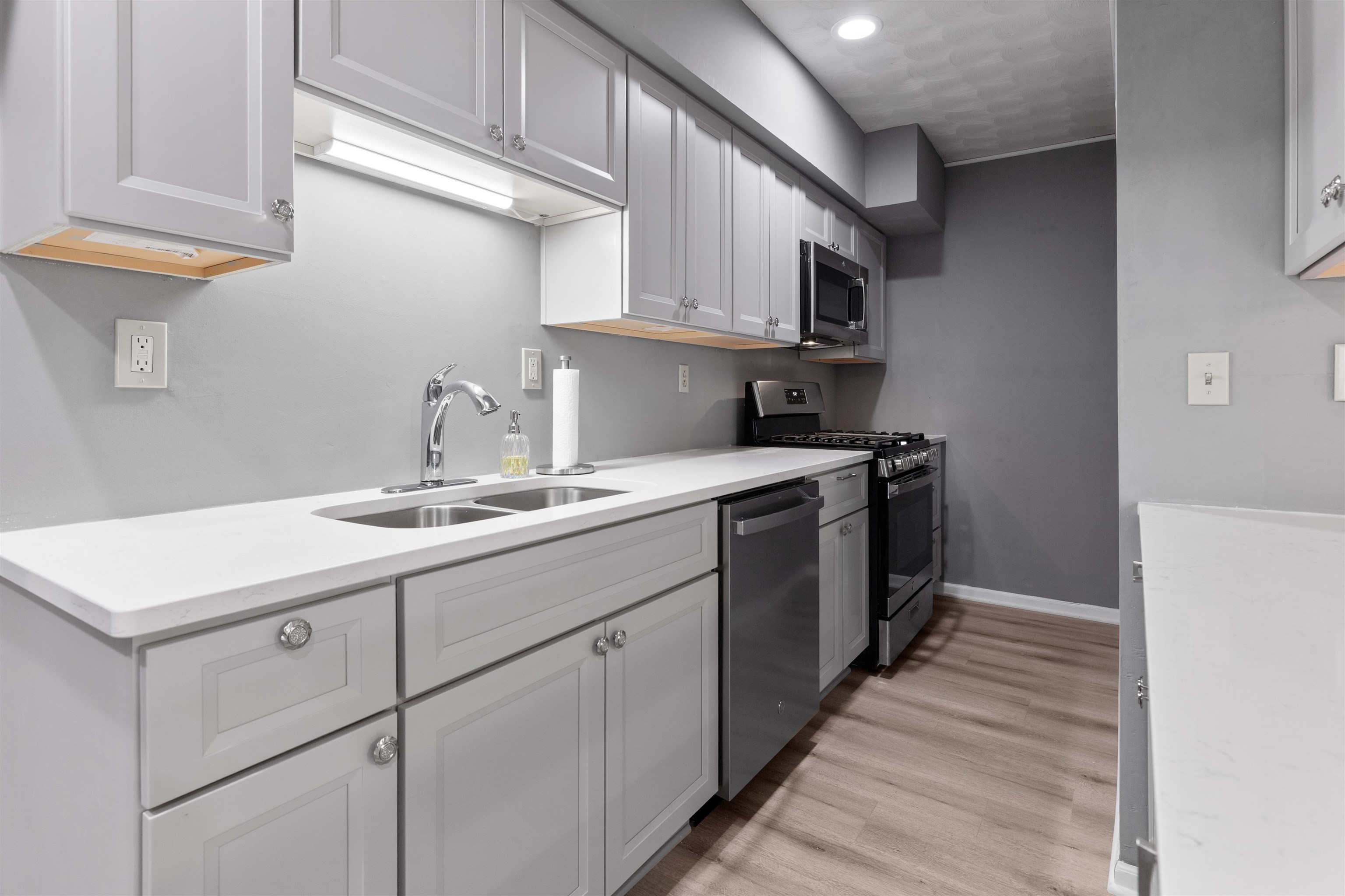 128 8th Street Rochelle, IL 61068 - Photo 6 of 38