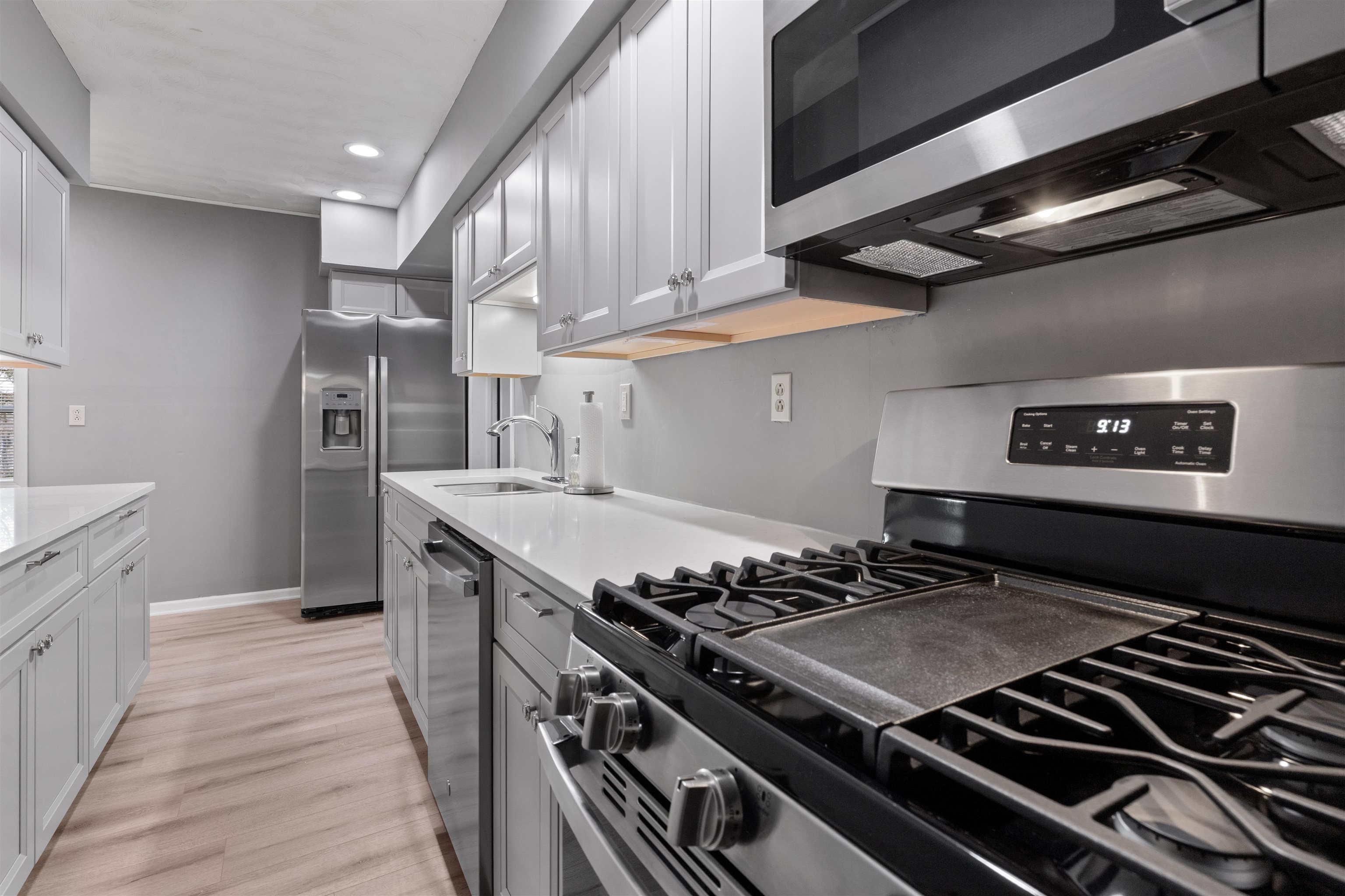 128 8th Street Rochelle, IL 61068 - Photo 8 of 38