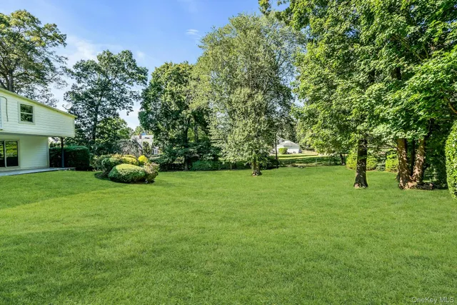 $3,500,000 | 5 Carol Lane, Glen Head, NY 11545