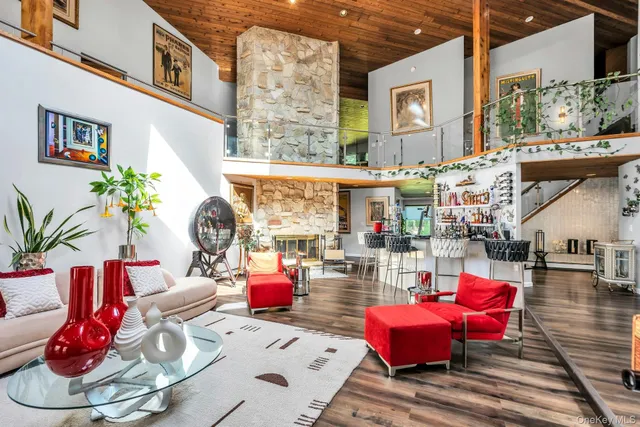 $3,500,000 | 5 Carol Lane, Glen Head, NY 11545