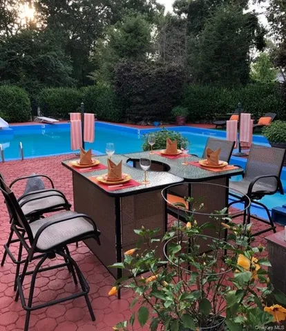 $3,500,000 | 5 Carol Lane, Glen Head, NY 11545