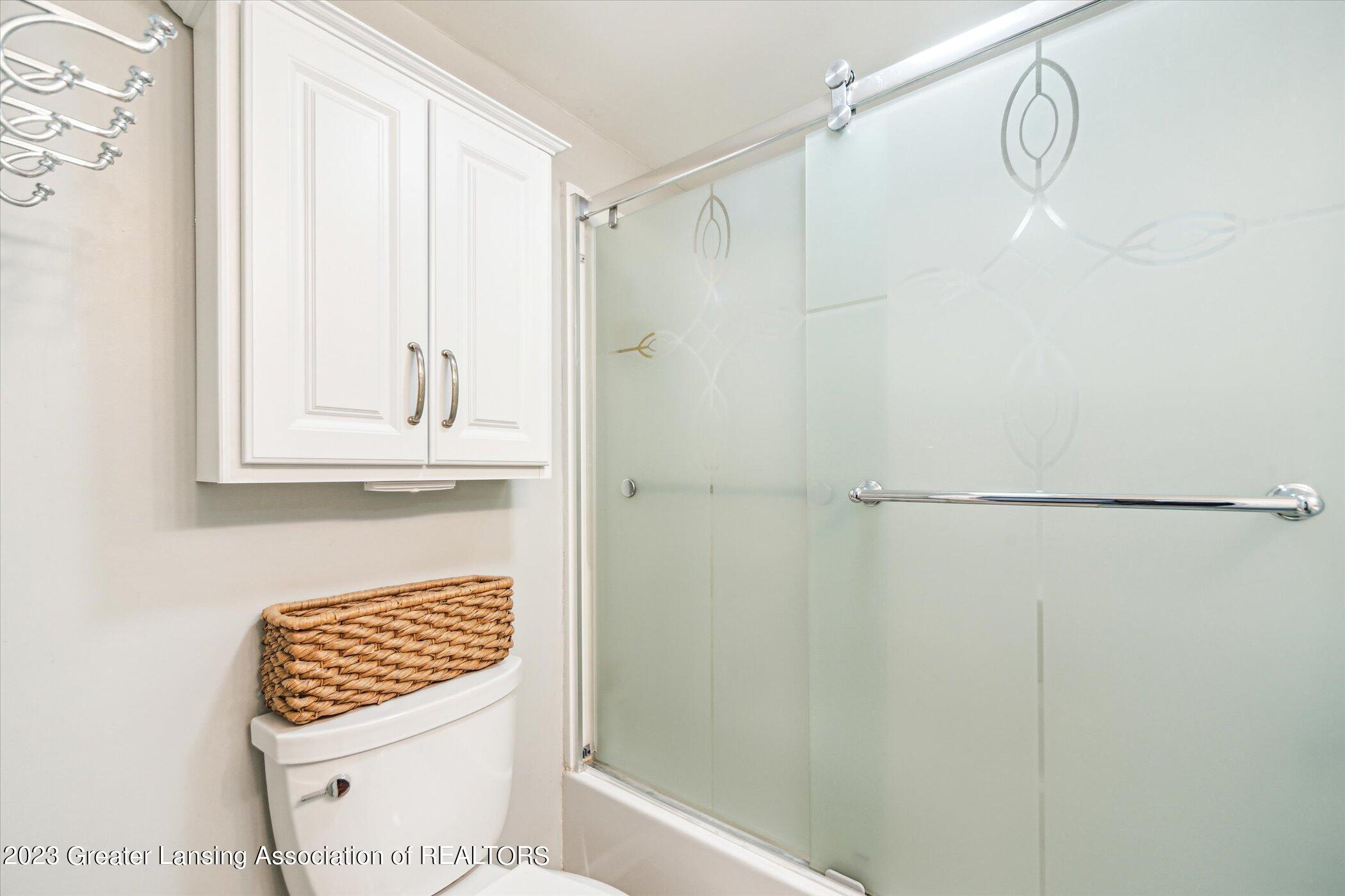 403 Renker Road Lansing, MI 48917 - Photo 19 of 27 Full Bath