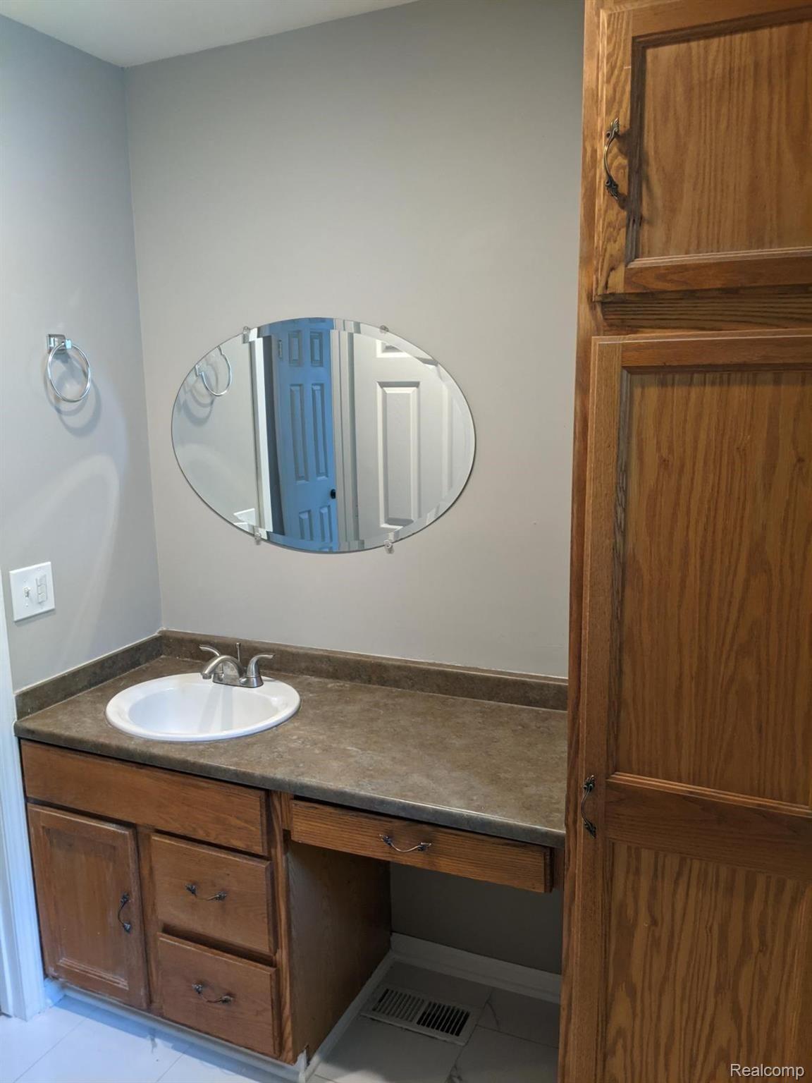 3524 East Rolston Road Linden, MI 48451 - Photo 15 of 25 3524 Rolston Bath.jpg
