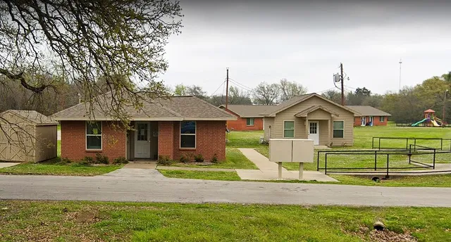 $550 | 503 Crooked Creek Road, Edgewood, TX 75117