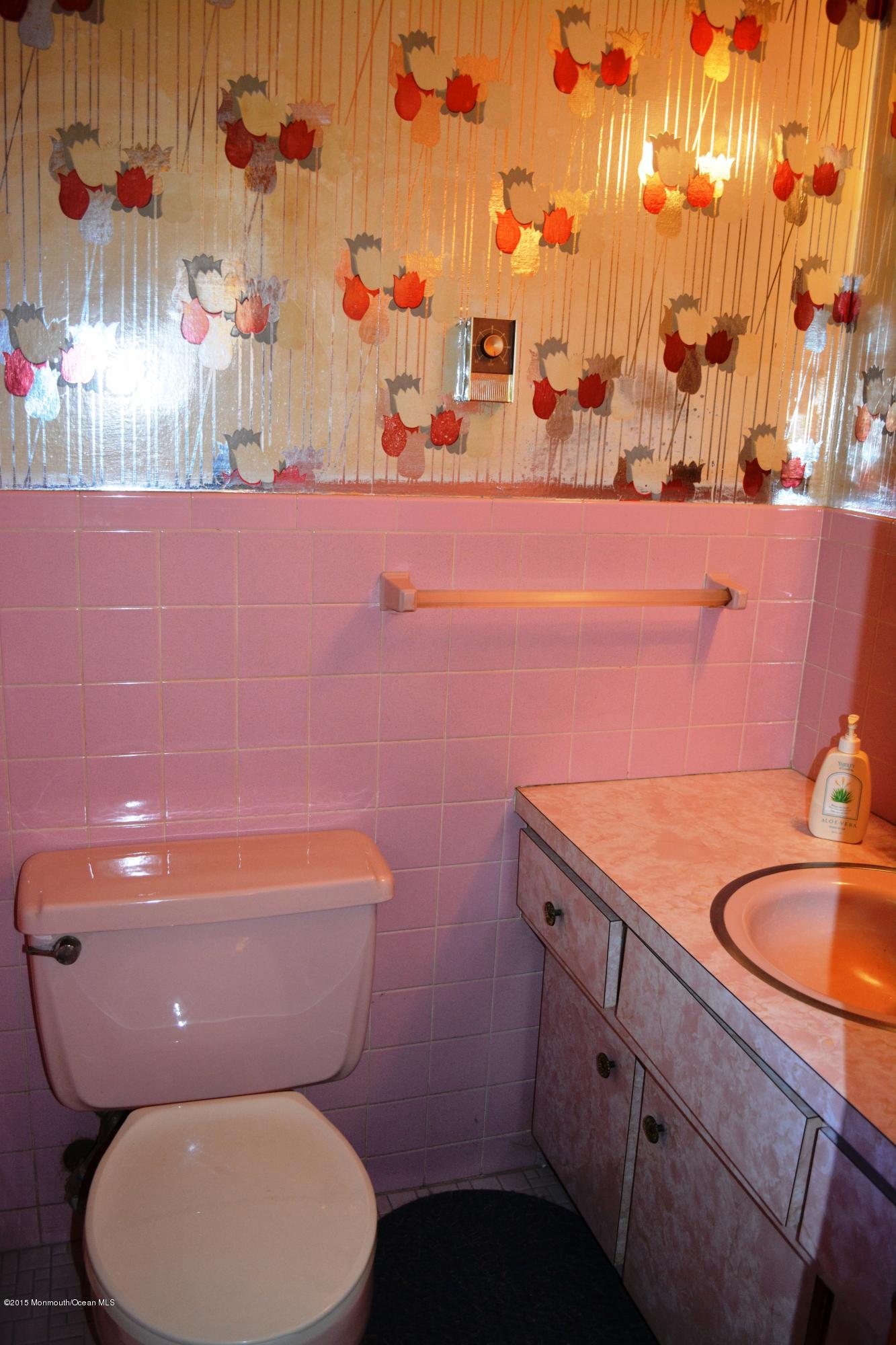 440 Tennent Road Morganville, NJ 07751 - Photo 8 of 25 Master Bath