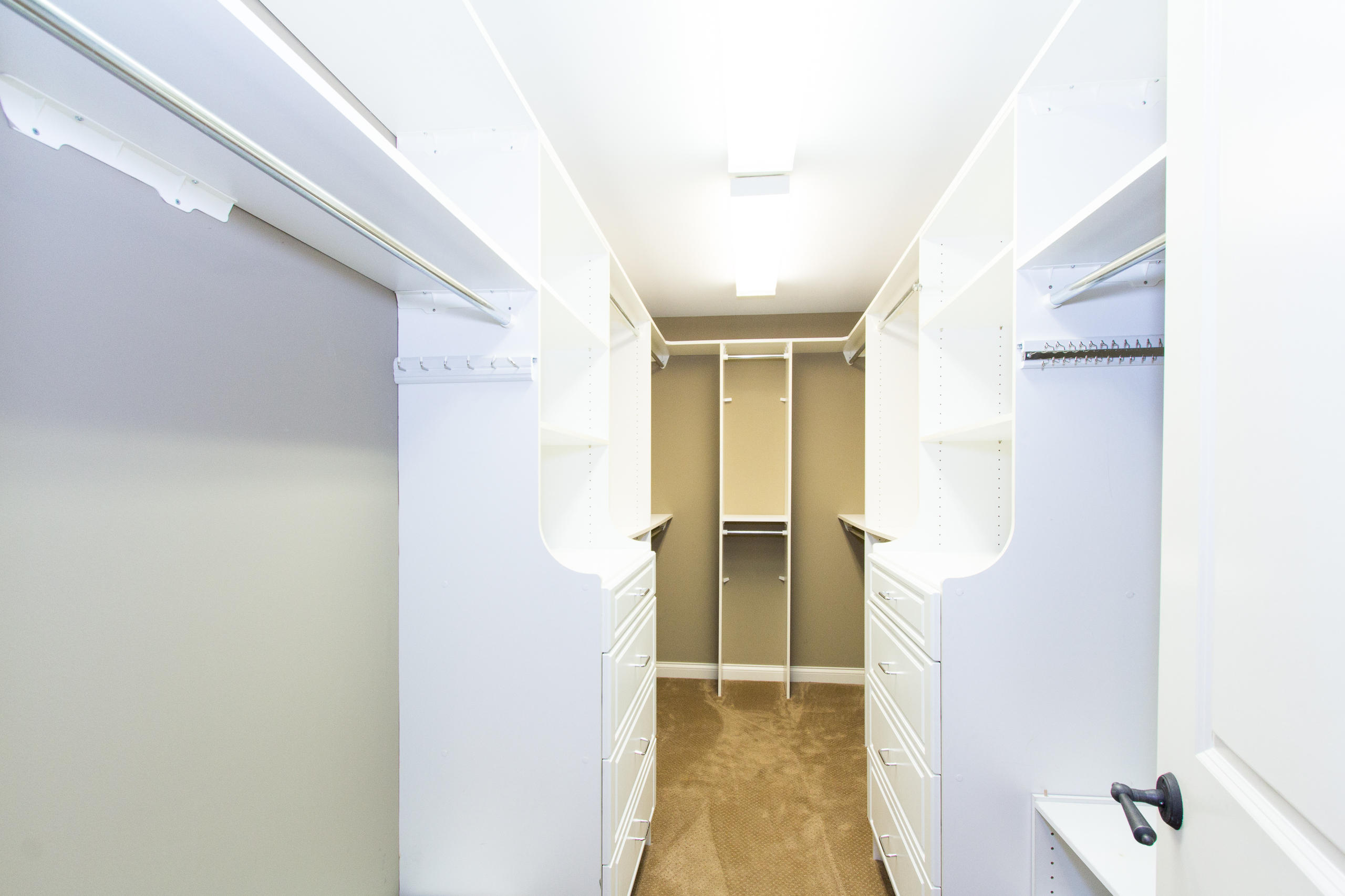1850 Greywell Road Knoxville, TN 37922 - Photo 29 of 38 Master closet