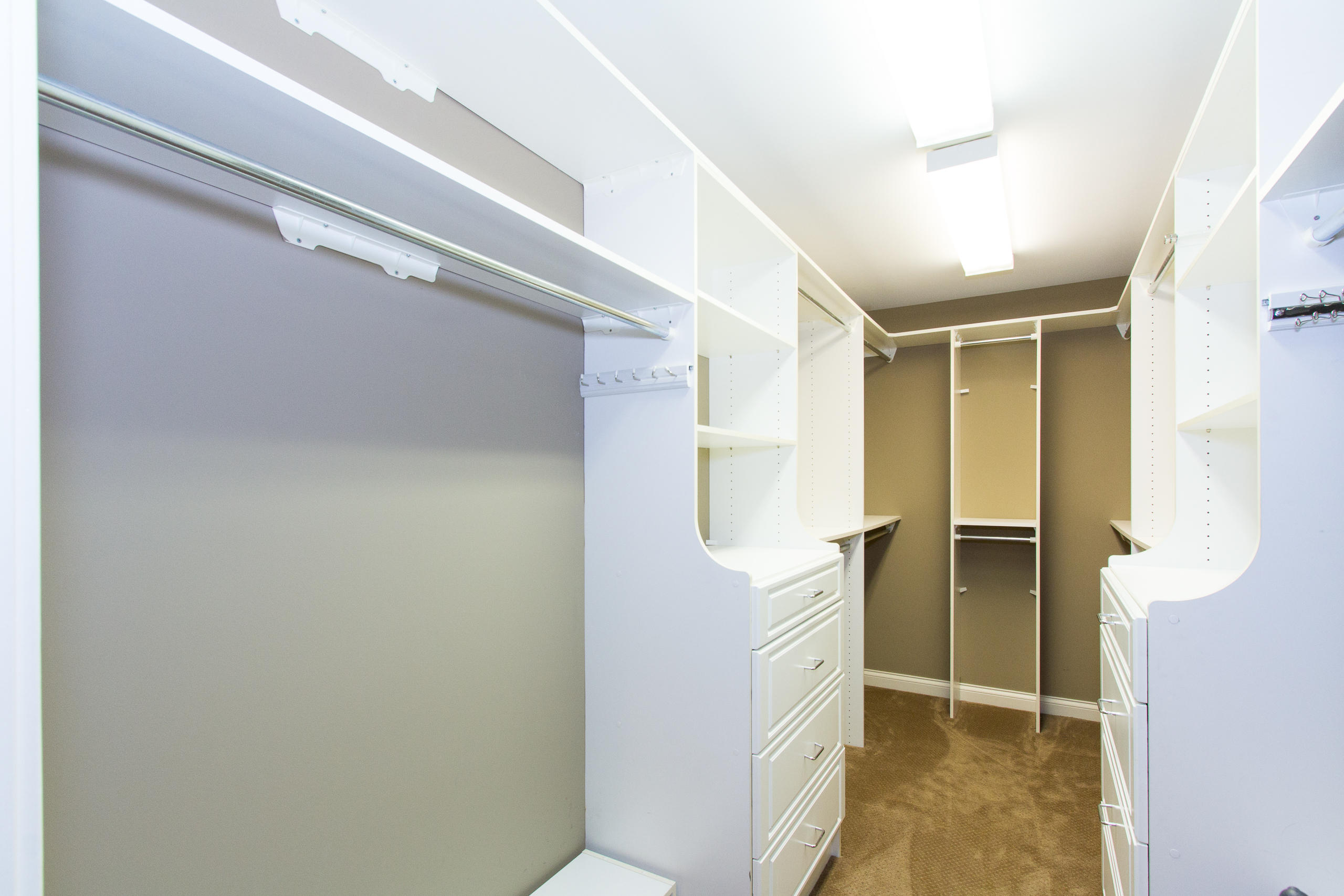 1850 Greywell Road Knoxville, TN 37922 - Photo 30 of 38 Master closet
