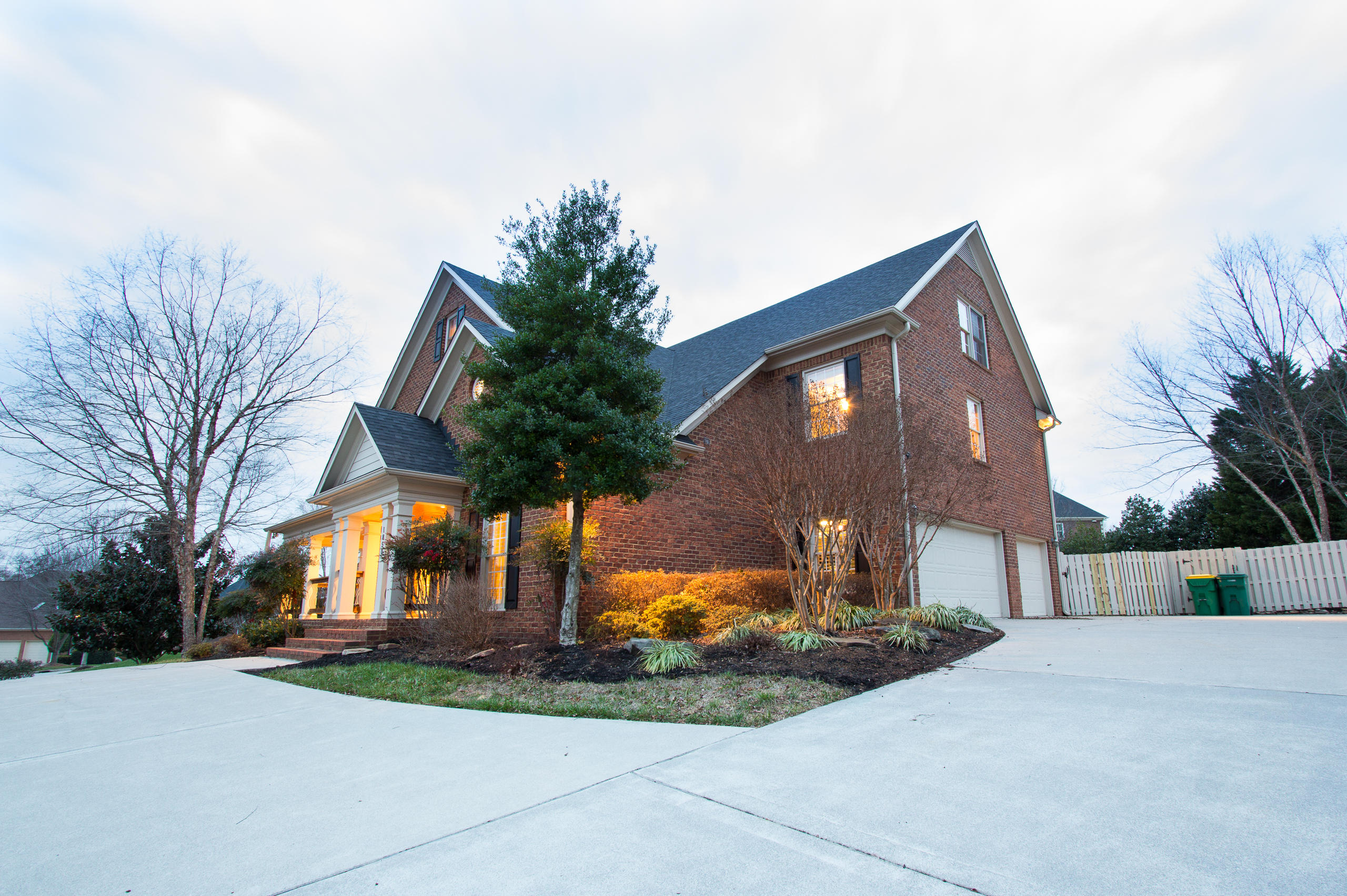 1850 Greywell Road Knoxville, TN 37922 - Photo 8 of 38 3 car garage