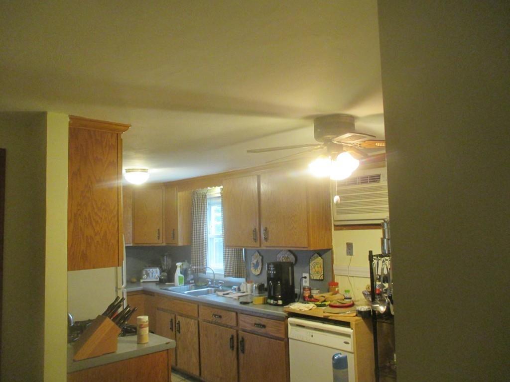 58 Glencoe Street Springfield, MA 01104 - Photo 13 of 19