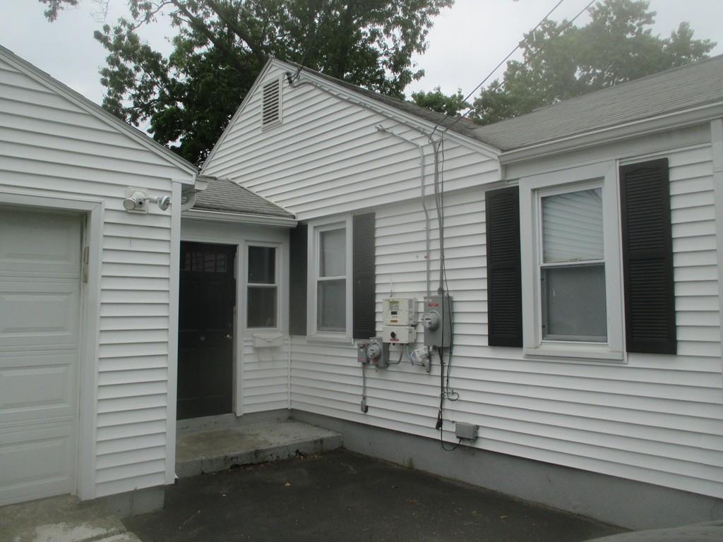 58 Glencoe Street Springfield, MA 01104 - Photo 5 of 19