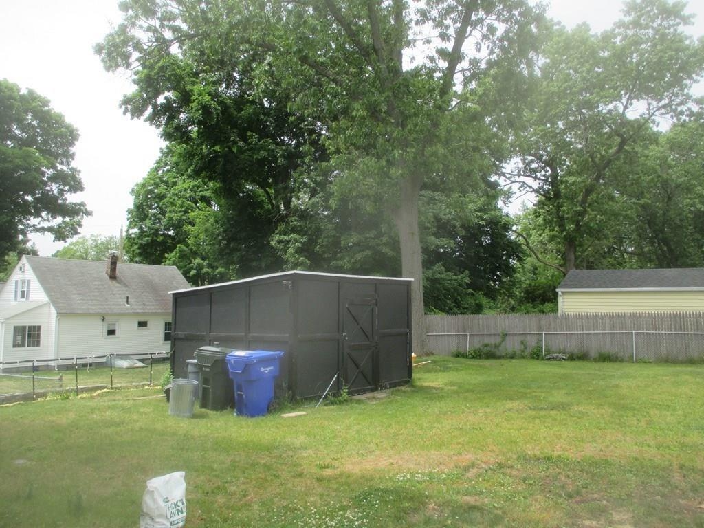 58 Glencoe Street Springfield, MA 01104 - Photo 7 of 19