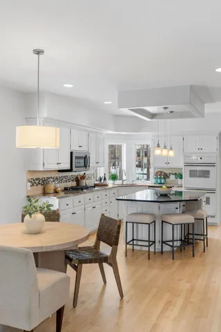 $900,000 | 16105 37th Avenue North, Plymouth, MN 55446