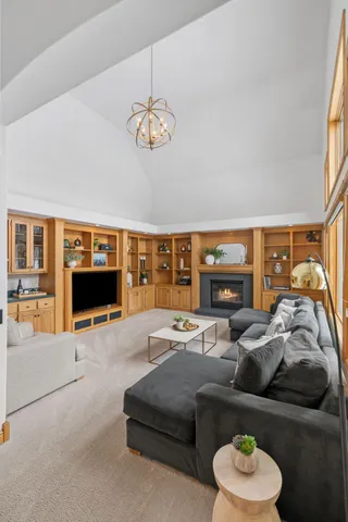 $900,000 | 16105 37th Avenue North, Plymouth, MN 55446