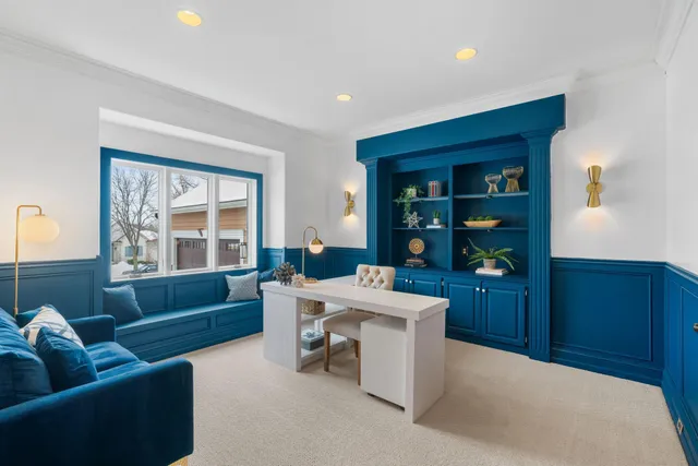 $900,000 | 16105 37th Avenue North, Plymouth, MN 55446