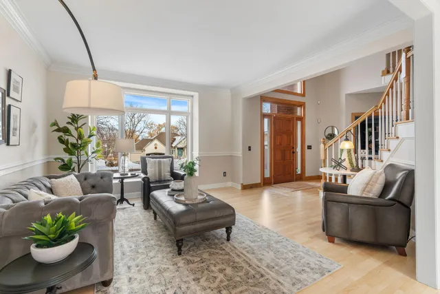 $900,000 | 16105 37th Avenue North, Plymouth, MN 55446