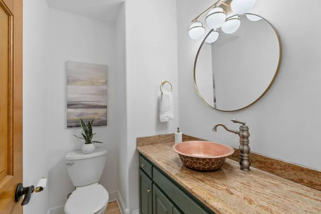 $900,000 | 16105 37th Avenue North, Plymouth, MN 55446