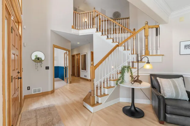 $900,000 | 16105 37th Avenue North, Plymouth, MN 55446