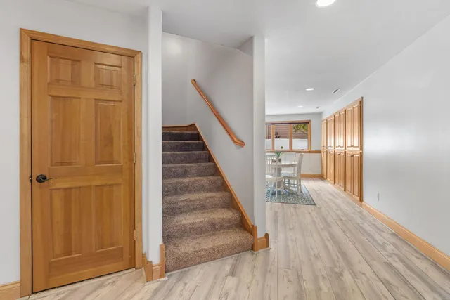 $900,000 | 16105 37th Avenue North, Plymouth, MN 55446