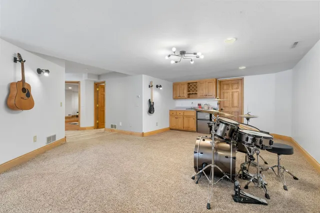 $900,000 | 16105 37th Avenue North, Plymouth, MN 55446