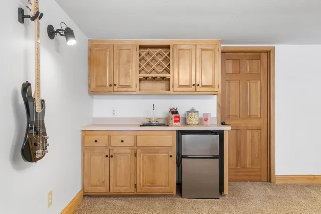 $900,000 | 16105 37th Avenue North, Plymouth, MN 55446