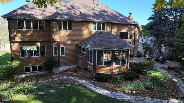 $900,000 | 16105 37th Avenue North, Plymouth, MN 55446