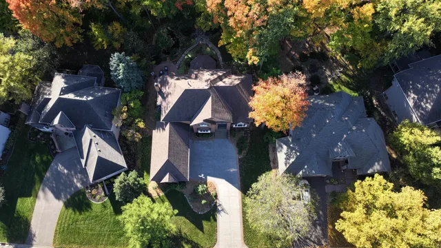 $900,000 | 16105 37th Avenue North, Plymouth, MN 55446