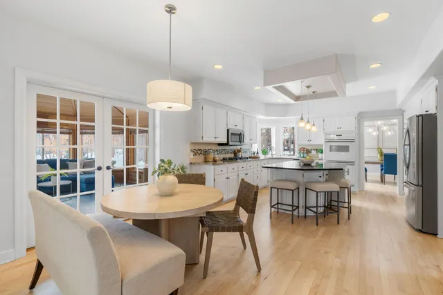 $900,000 | 16105 37th Avenue North, Plymouth, MN 55446