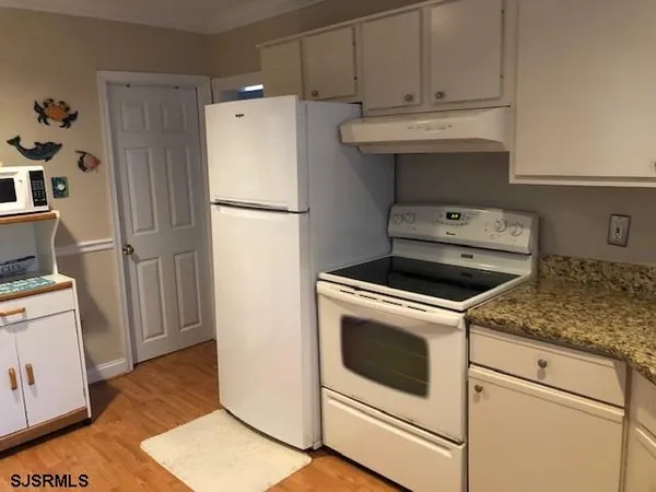 $1,400 | 101 South Coolidge Avenue, Unit 2, Margate City, NJ 08402