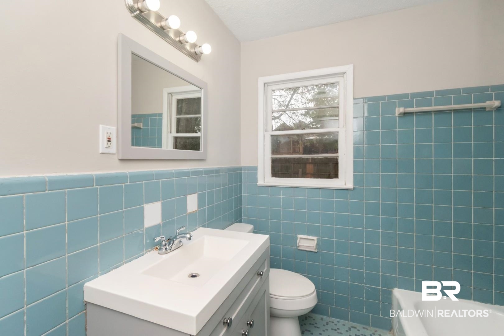 70 Picardy Street Mobile, AL 36607 - Photo 11 of 15