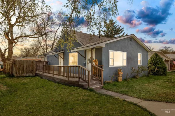 $274,990 | 1265 East 4th South, Mountain Home, ID 83647