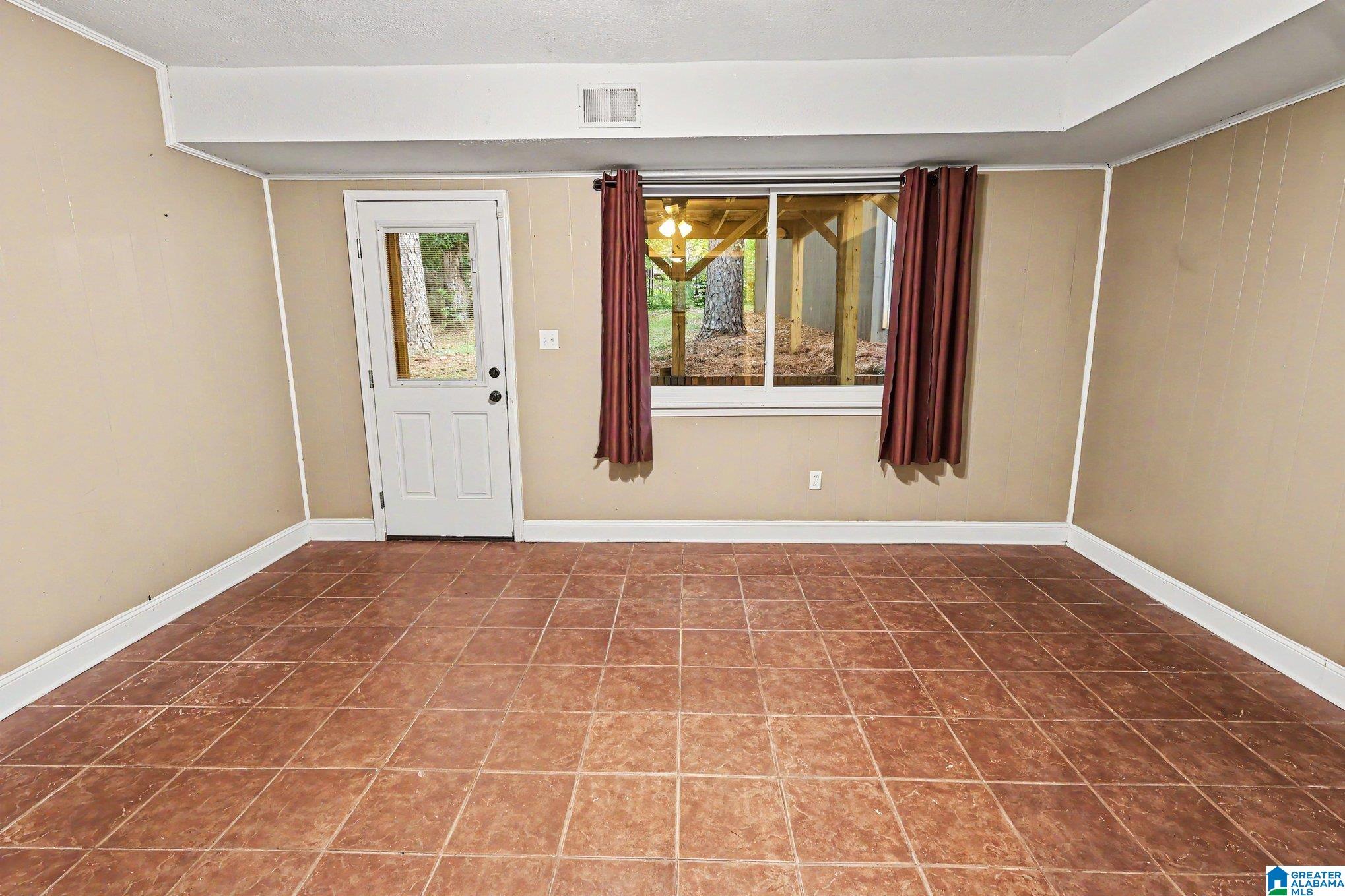 355 Comanche Street Montevallo, AL 35115 - Photo 7 of 20