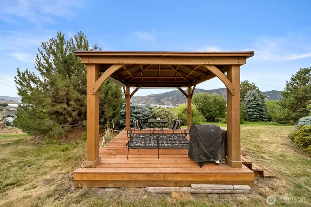 $1,295,000 | 756 Totem Pole Road, Manson, WA 98831