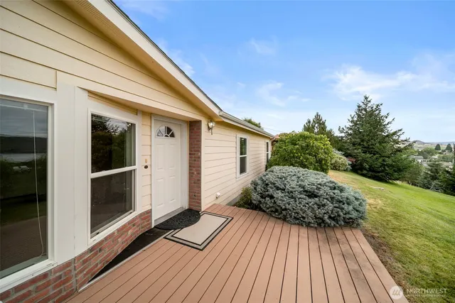 $1,295,000 | 756 Totem Pole Road, Manson, WA 98831