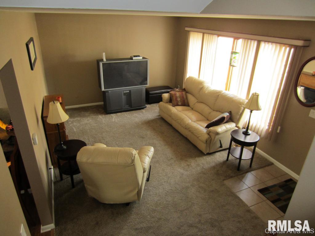 215 Dickinson Road Springfield, IL 62704 - Photo 4 of 17