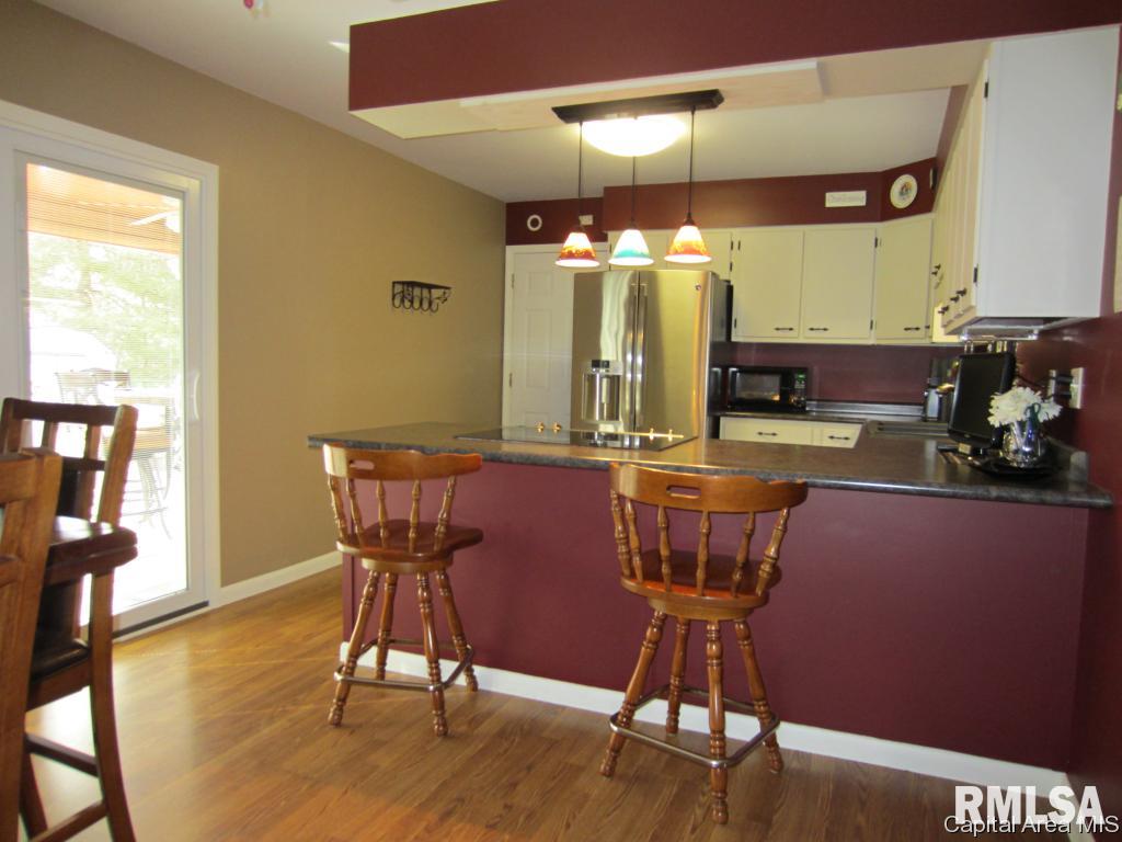 215 Dickinson Road Springfield, IL 62704 - Photo 7 of 17