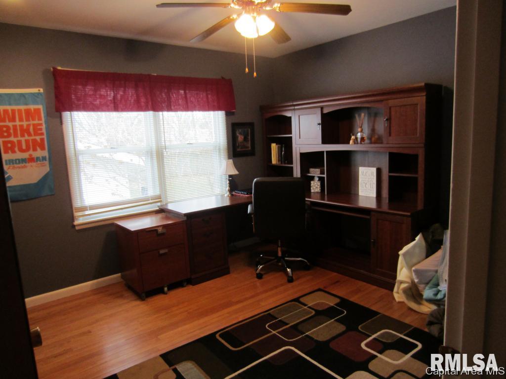 215 Dickinson Road Springfield, IL 62704 - Photo 9 of 17