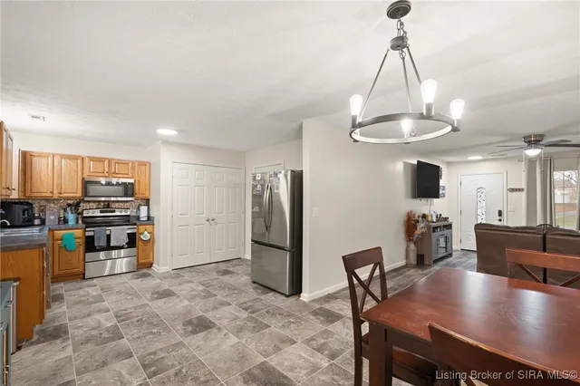 $223,500 | 657 Heuser Street Northeast, Palmyra, IN 47164