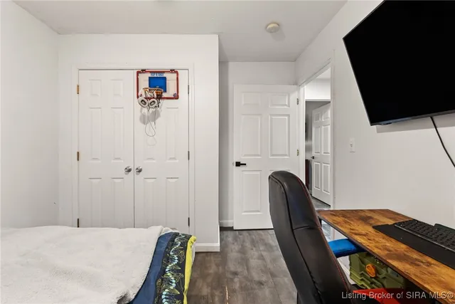 $223,500 | 657 Heuser Street Northeast, Palmyra, IN 47164